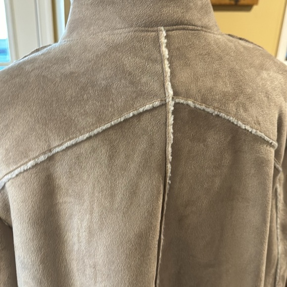 DKNY Jeans Donna Karen New York Tan Faux Suede Sherpa Lined Zip Up Jacket - Picture 5 of 9